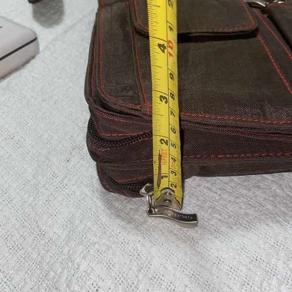 Like new Baggalini Messenger Jetsetter slim Crossbody - Picture 10 of 16